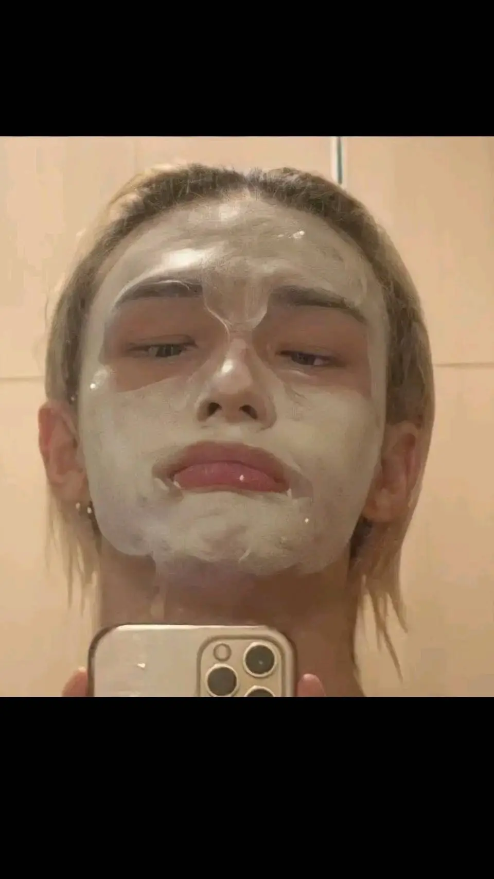 ai character: °•☆hyunjin☆°• background