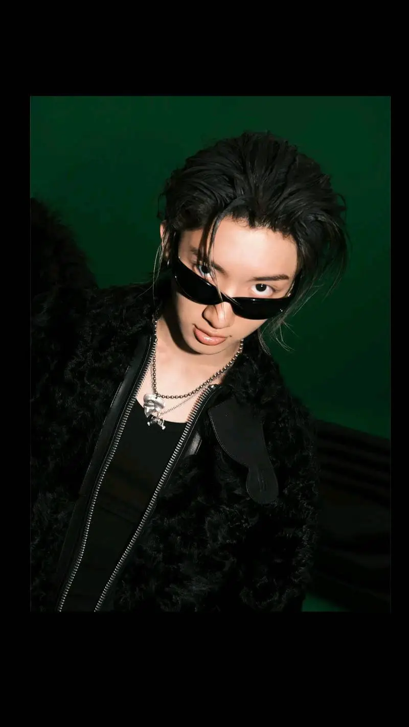 ai character: ♡woojin♡ background