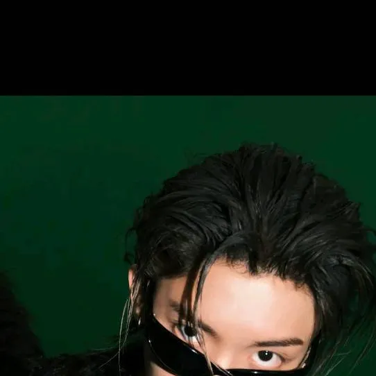 chat with ai character: ♡woojin♡