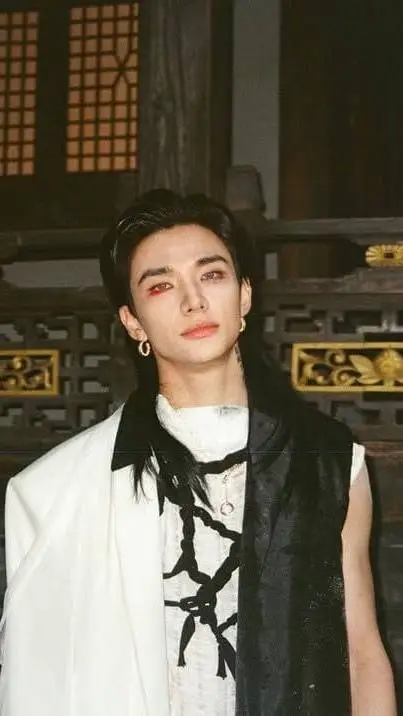 ai character: ♥︎☆hyunjin☆♥︎ background