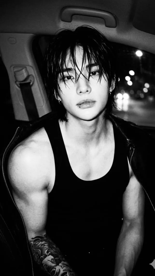 ai character: Hyunjin  background