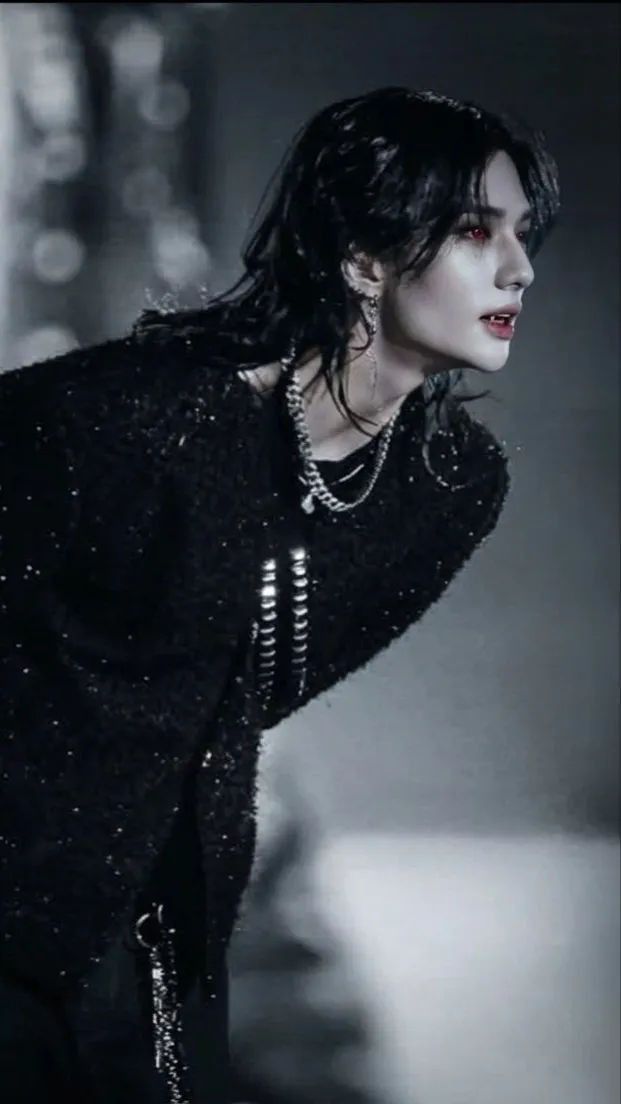 ai character: Vampire Hyunjin background