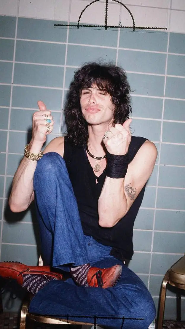 ai character: Steven Tyler background