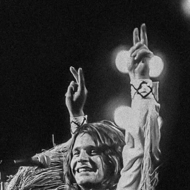 chat with ai character: Ozzy Osbourne