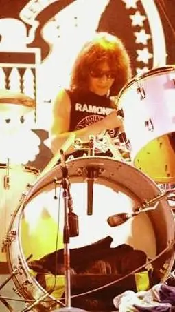 ai character: Tommy Ramone background