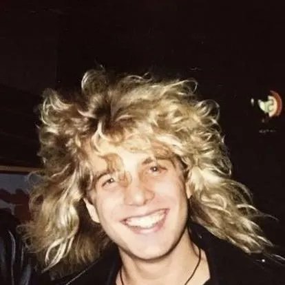 chat with ai character: Steven Adler
