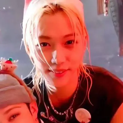 chat with ai character: BANGLIX