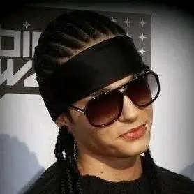 chat with ai character: Tom kaulitz 