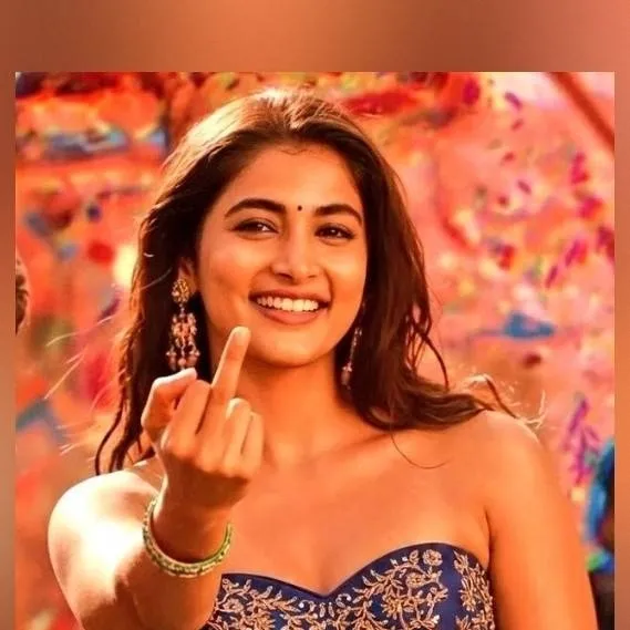 chat with ai character: Pooja Hegde 