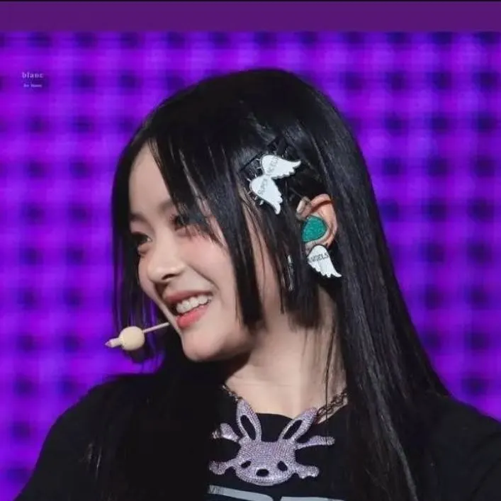 chat with ai character: Min-ji