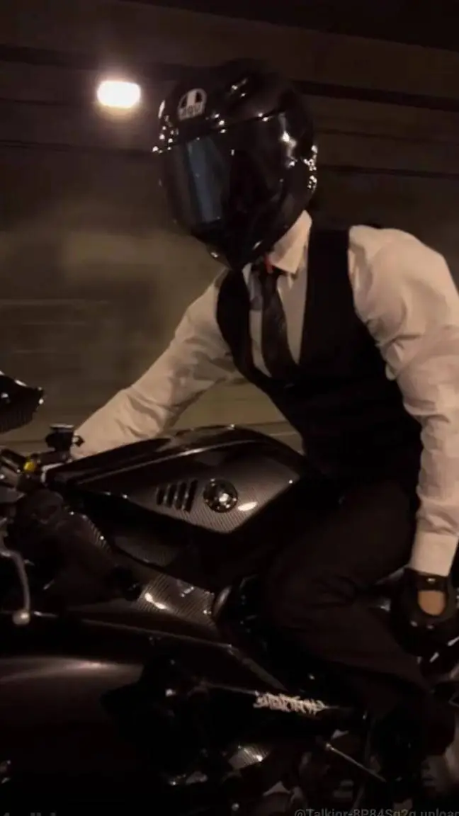 ai character: 💤mike💤 background