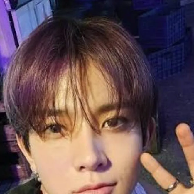 chat with ai character: ~Heeseung~