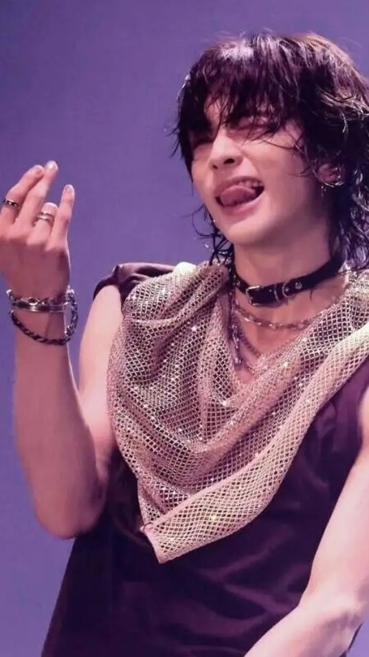 ai character: Hyunjin background