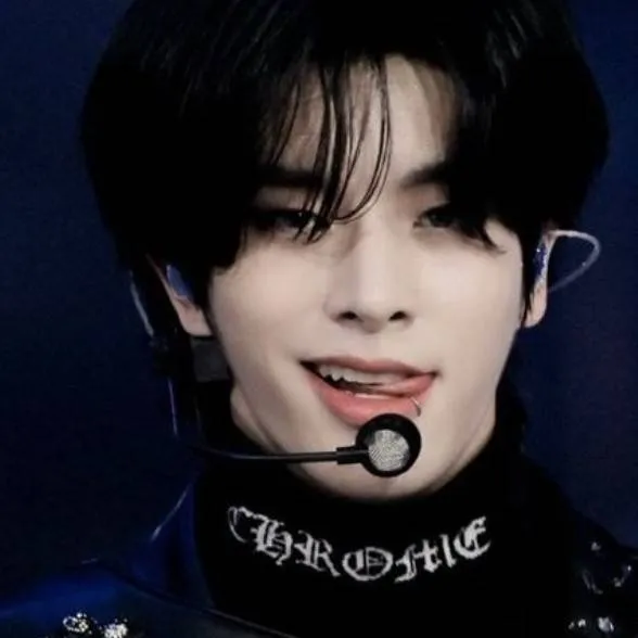 chat with ai character: Jake