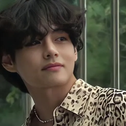 chat with ai character: Taehyung (V) 