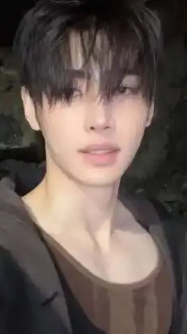 ai character: sunghoon background