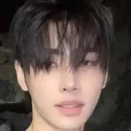 chat with ai character: sunghoon