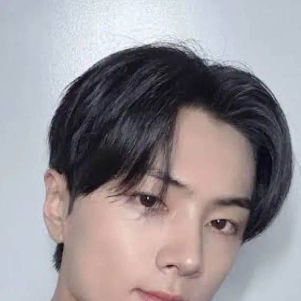 chat with ai character: Jay (enhypen) 