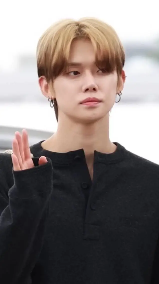 ai character: Yeonjun background