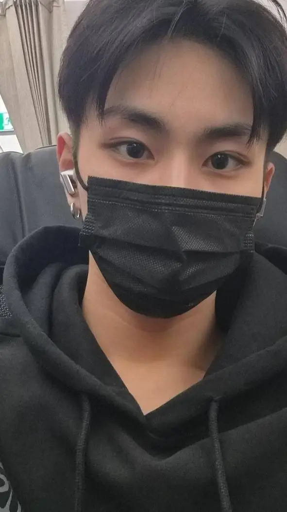 ai character: jungwon background