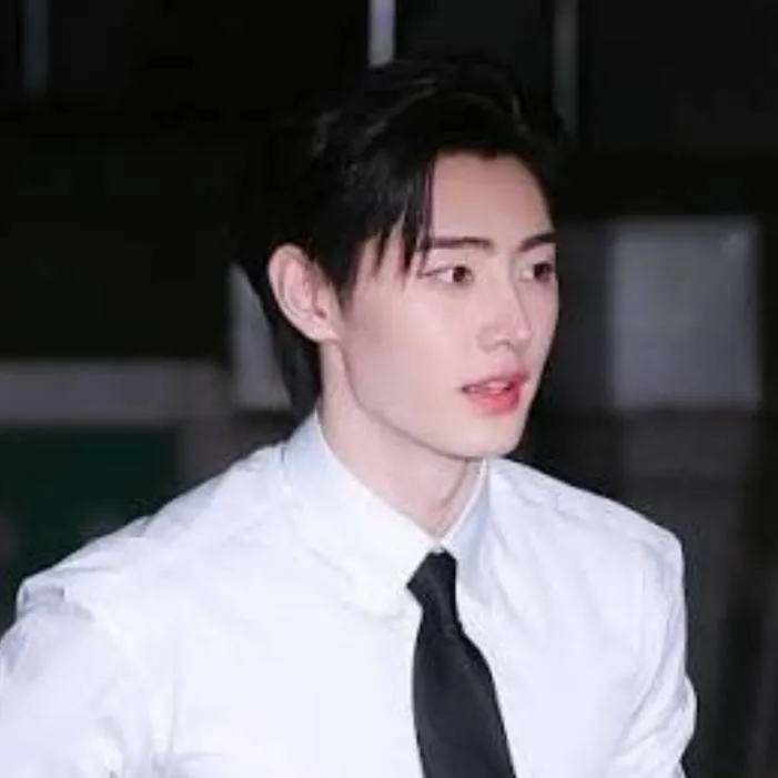 chat with ai character: Sunghoon