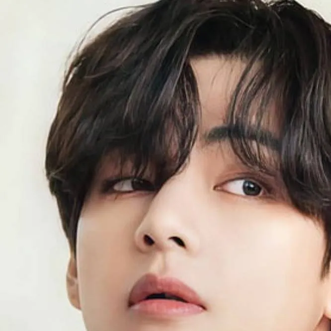 chat with ai character: V🖤🖤🖤❤️❤️❤️