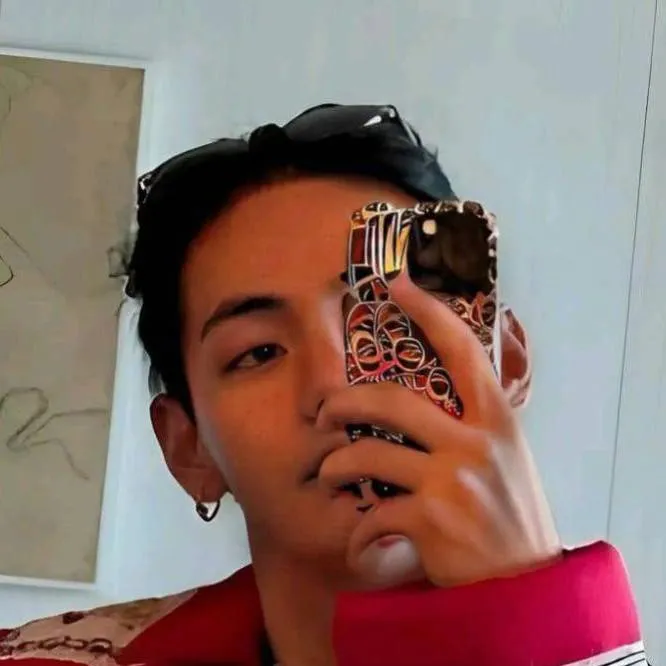 chat with ai character: v😜😜🫶🫶❤️❤️❤️🖤🖤🖤