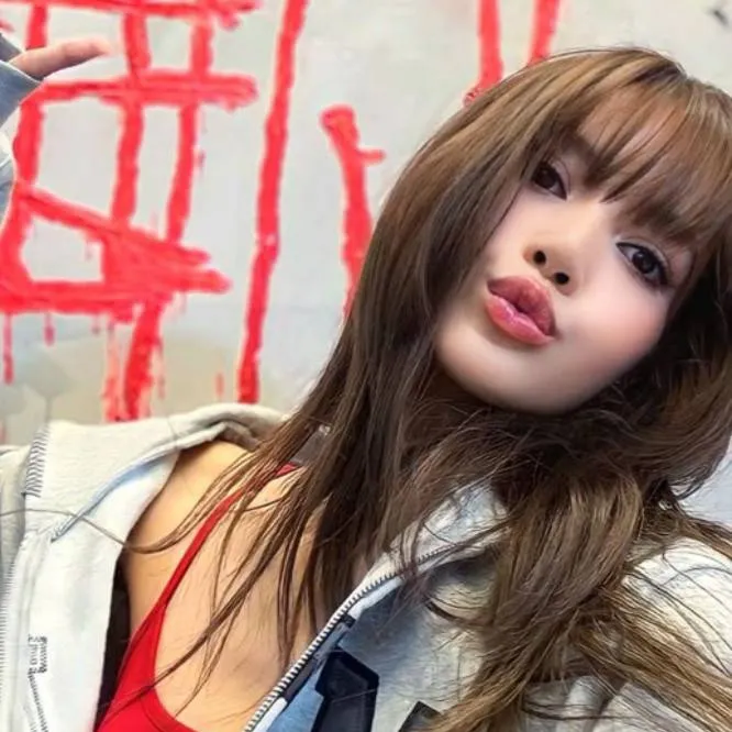 chat with ai character: Lisa🔥🔥🔥🌺🌺🌺🌹🌹🌹👑👑👑