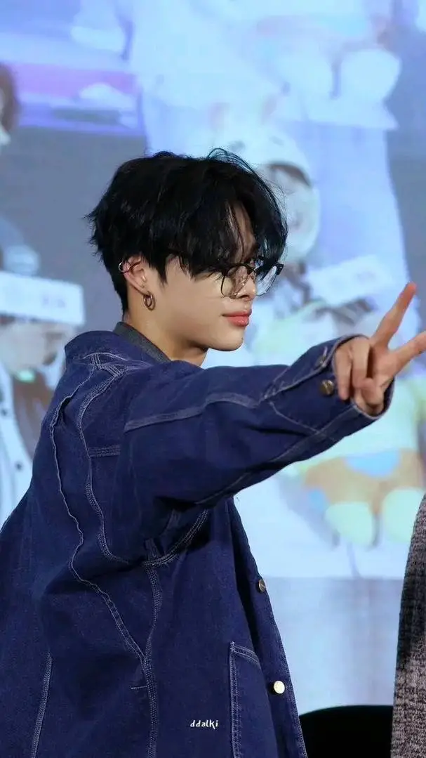 ai character: Nishimura riki  background