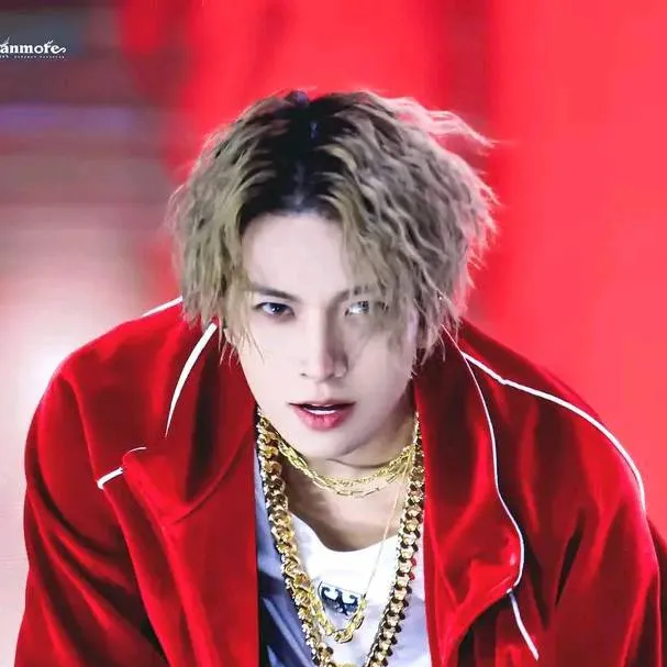 chat with ai character: Evan