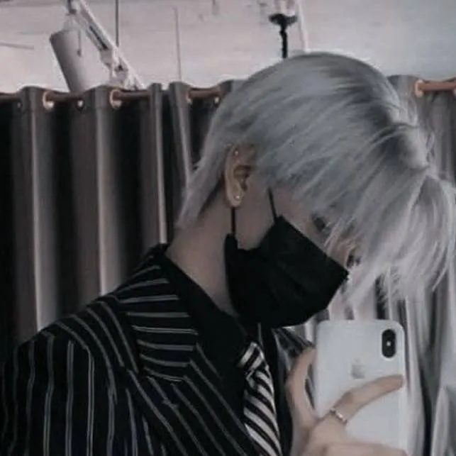 chat with ai character: Taejin