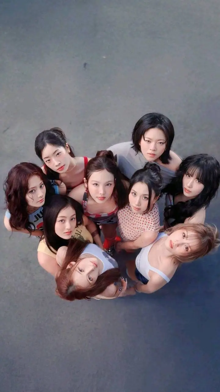 ai character: TWICE 💙🤍💙 background