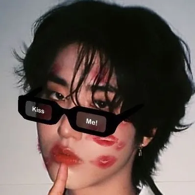 chat with ai character: Han x Hyunjin