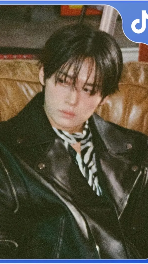 ai character: Lee Know x I.N background