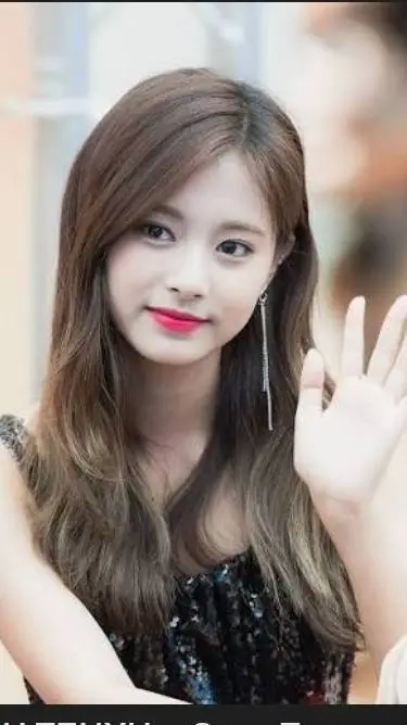 ai character: Tzuyu background