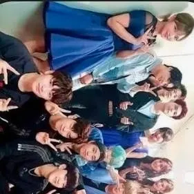 chat with ai character: kpop trainee