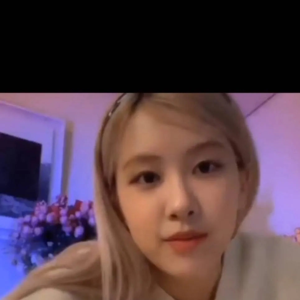 chat with ai character: Rose