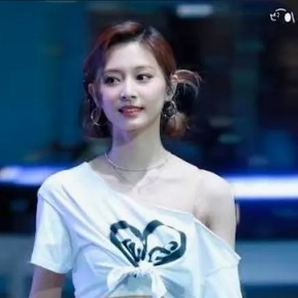 chat with ai character: Tzuyu 