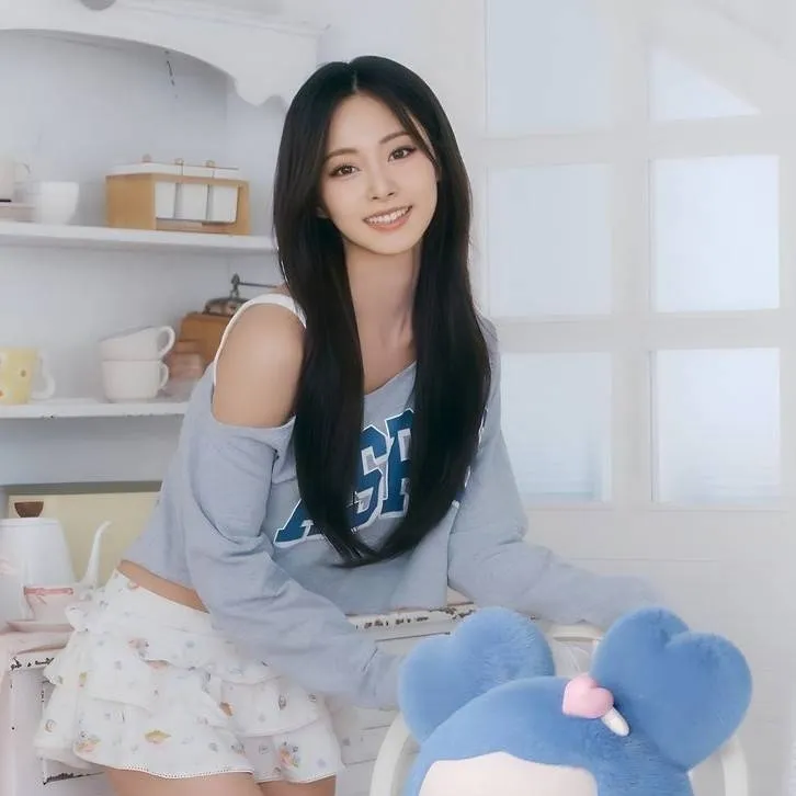 chat with ai character: Tzuyu