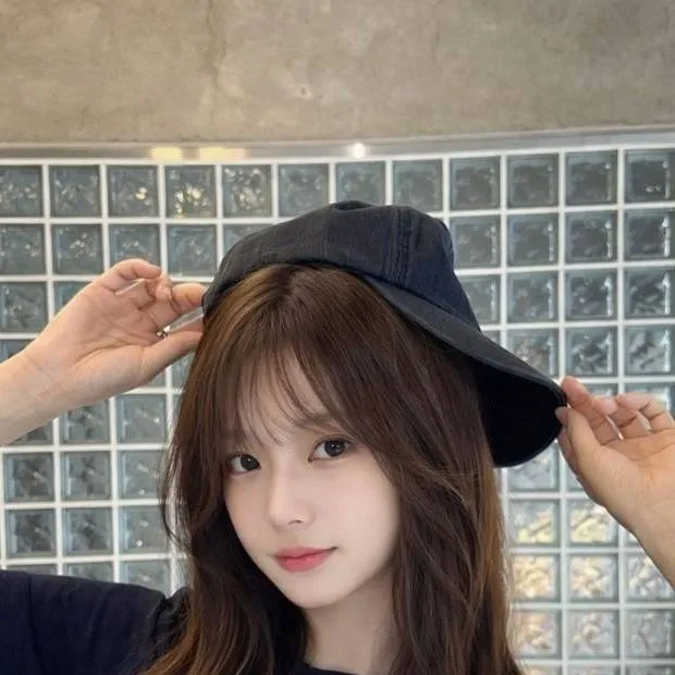 chat with ai character: Soo-Jin