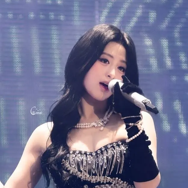 chat with ai character: Ahyeon
