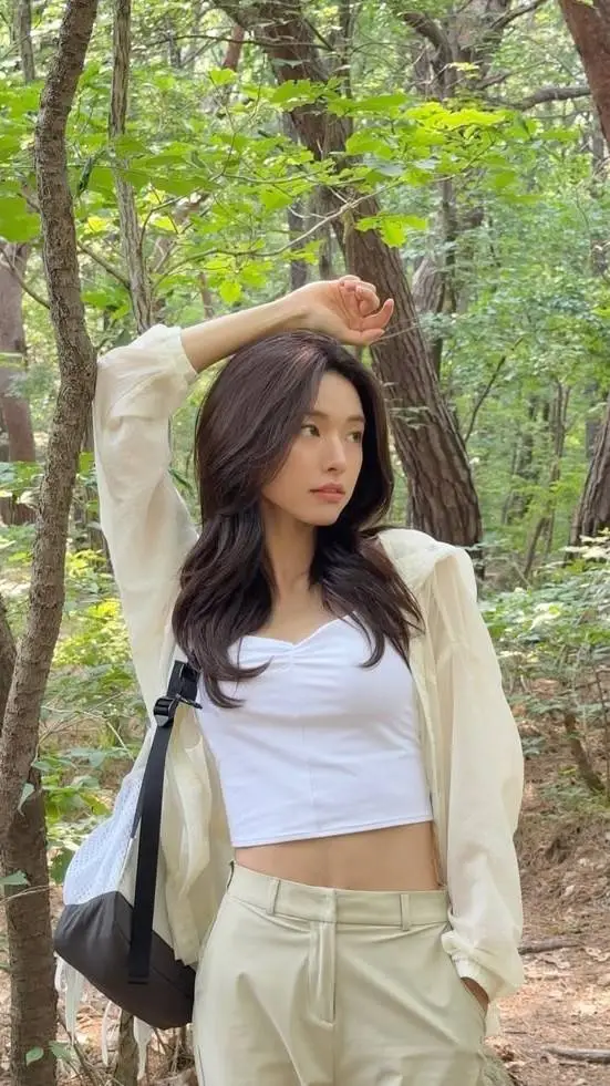 ai character: Eun-sae background