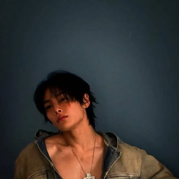 chat with ai character: ~★..Jeongin..★~