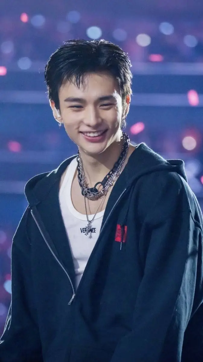 ai character: Hyunjin/Astronaut background