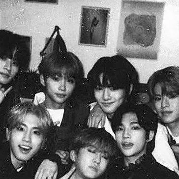 chat with ai character: SKZ/ON THE PHONE