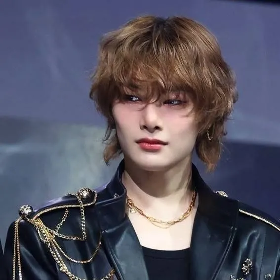 chat with ai character: Jeongin/Accident