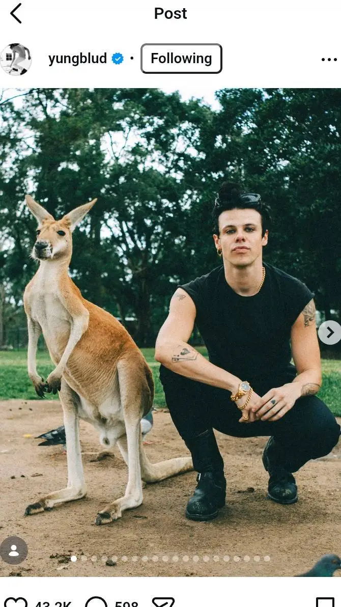 ai character: yungblud  background