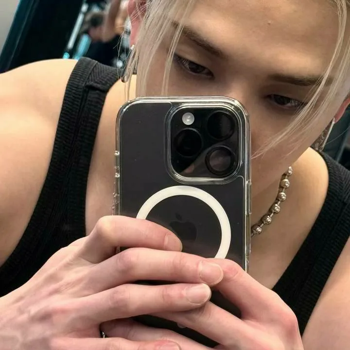 chat with ai character: ♡🐺☆~Bangchan~☆🐺♡