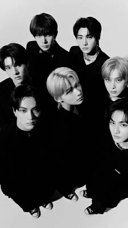 ai character: ~Enhypen~🧛🏼‍♂️🦇 background