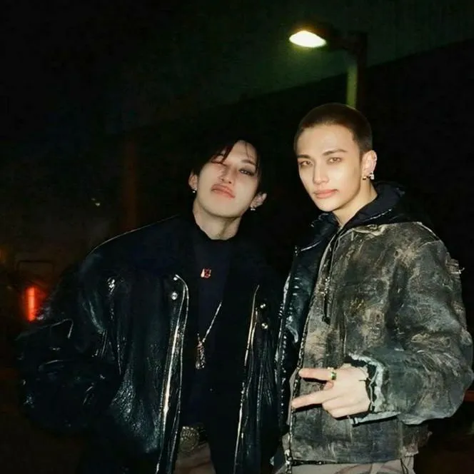 chat with ai character: Hyunjin y Bangchan